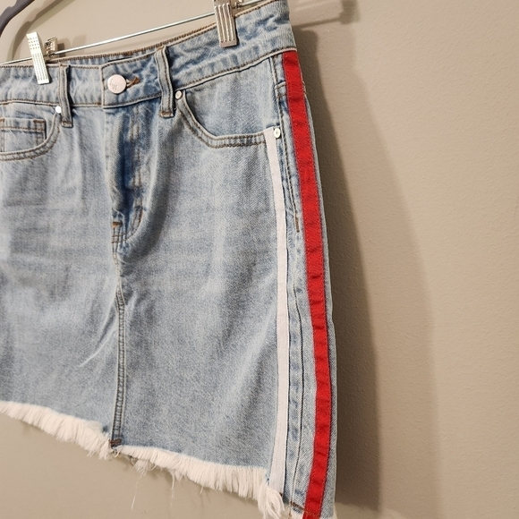 KENDALL + Kylie Denim Side Stripe Mini Skirt Size 26‎ - Picture 3 of 8